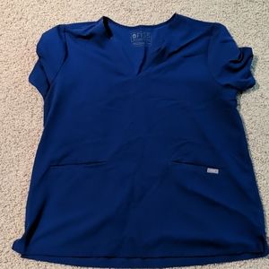 Figs technical collection scrub top